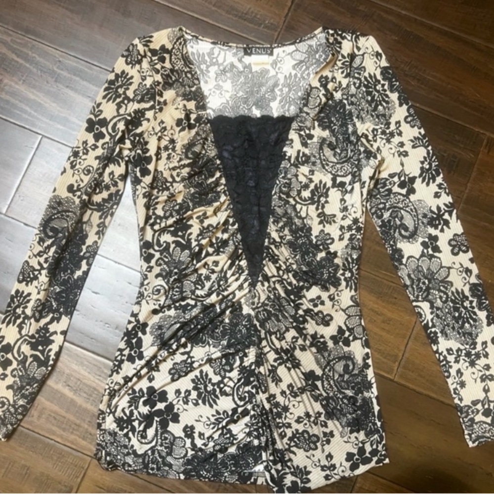 Venus Black and Cream Floral Blouse Small